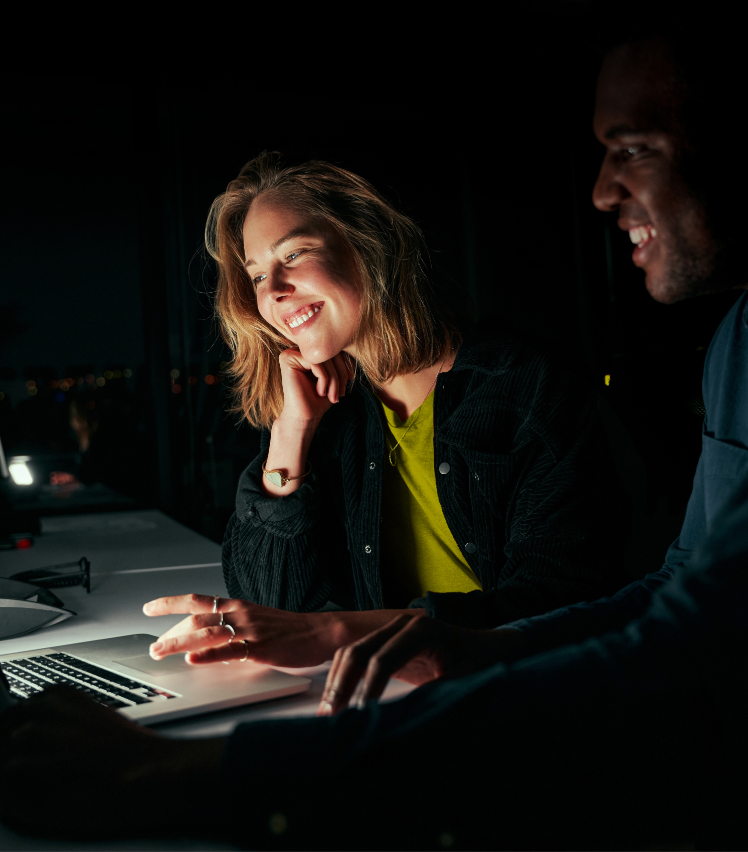 girl with laptop